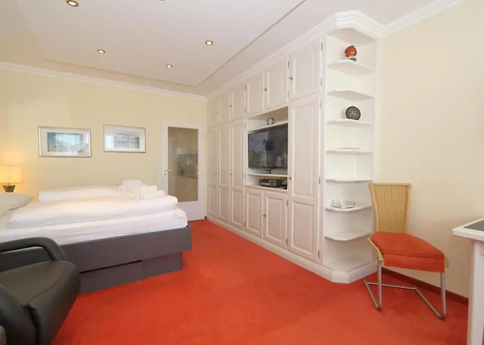 Nielsen 22-32 Apartment *